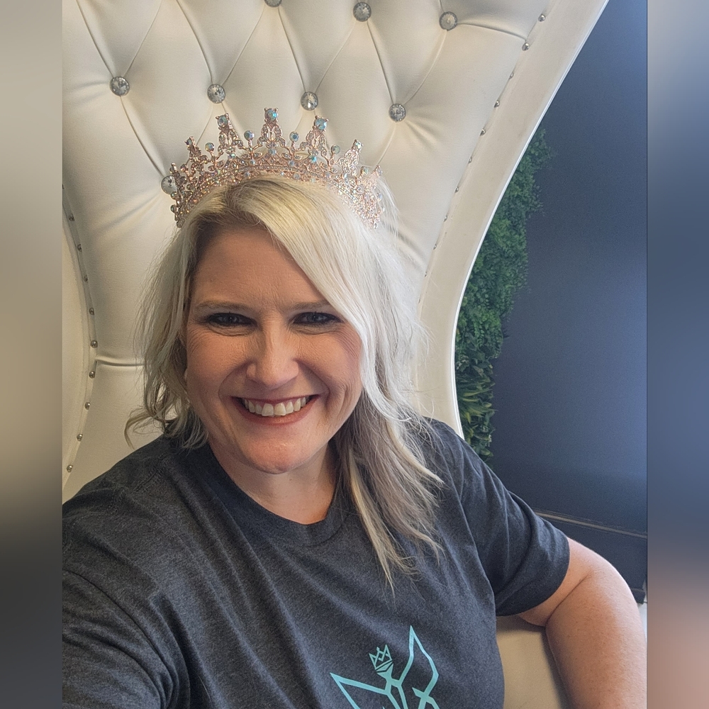 Meet your Posher, Laura